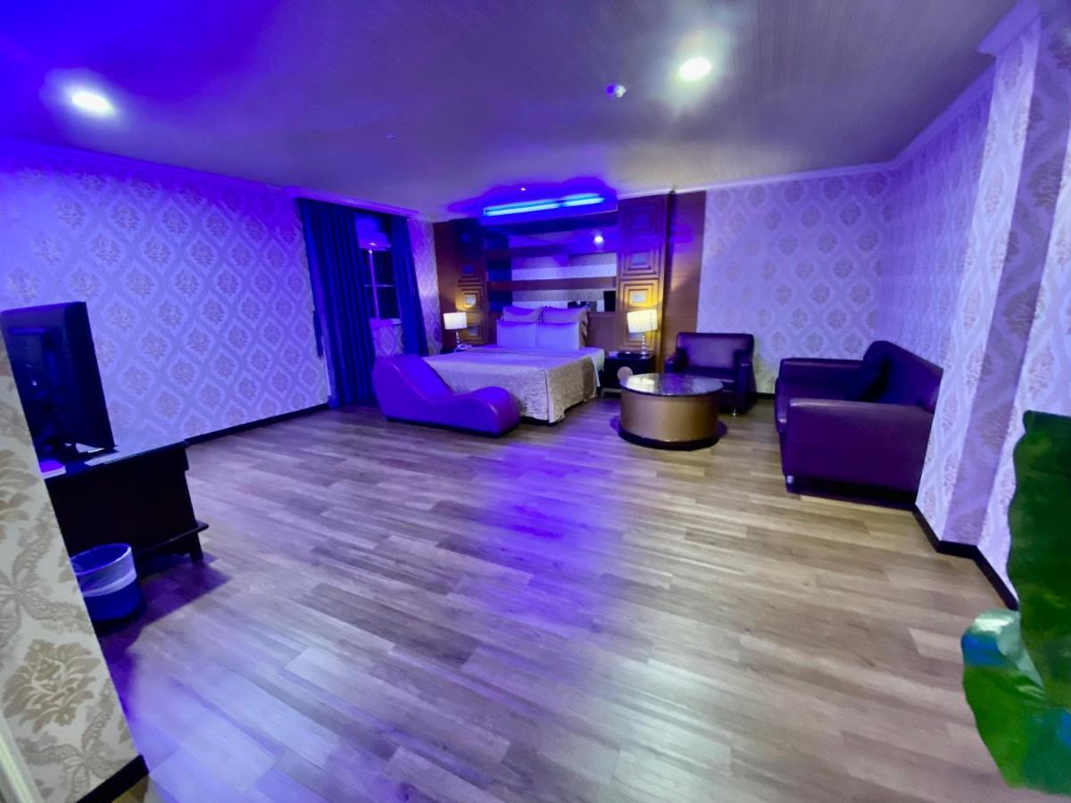 Huang Xing Motel Pingtung Dış mekan fotoğraf