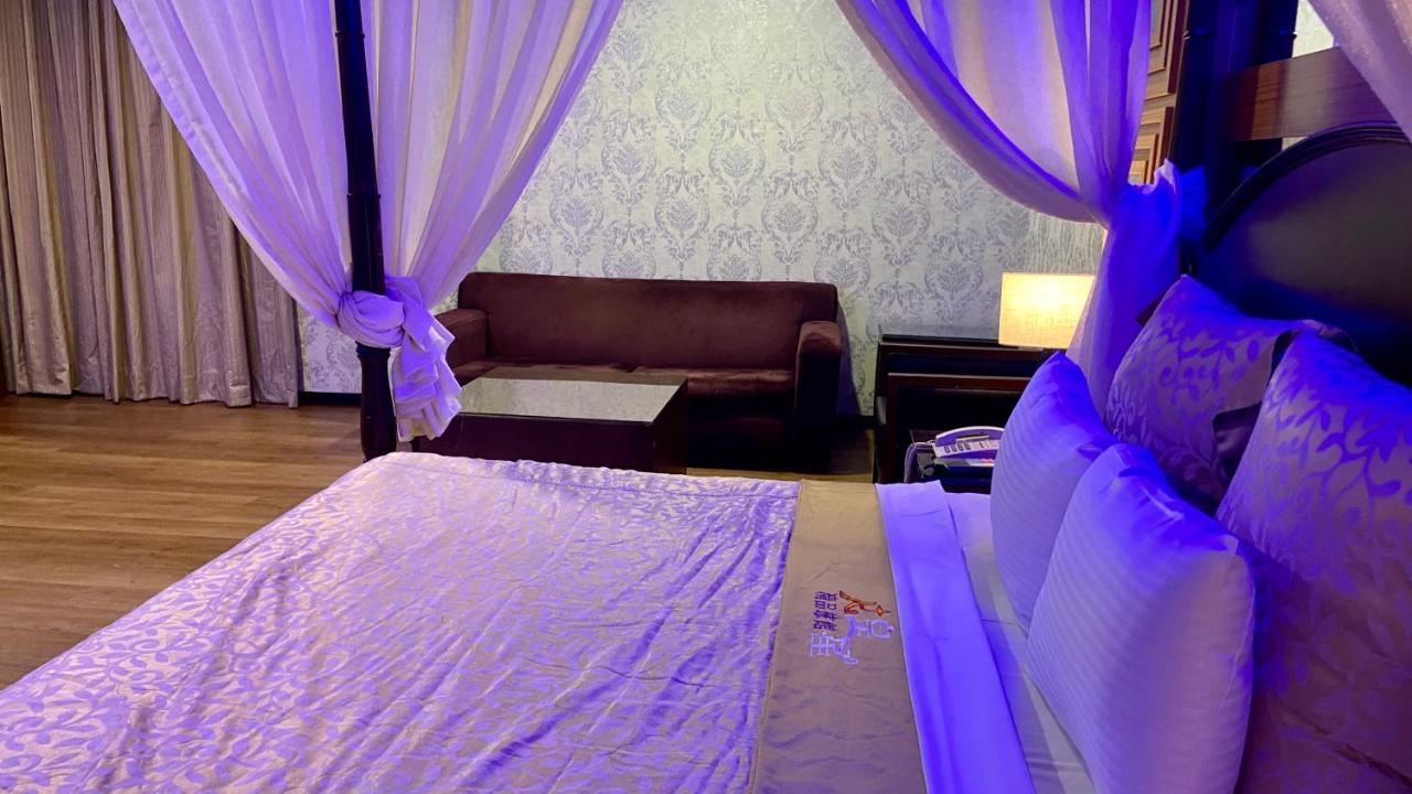 Huang Xing Motel Pingtung Dış mekan fotoğraf
