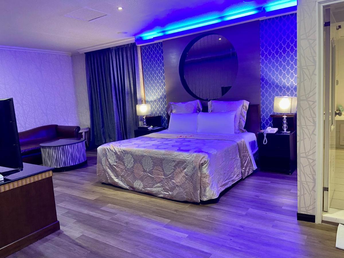 Huang Xing Motel Pingtung Dış mekan fotoğraf