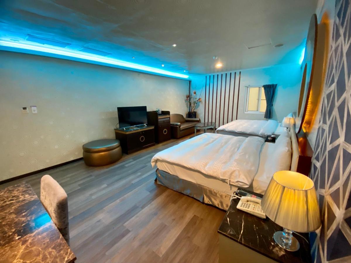 Huang Xing Motel Pingtung Dış mekan fotoğraf