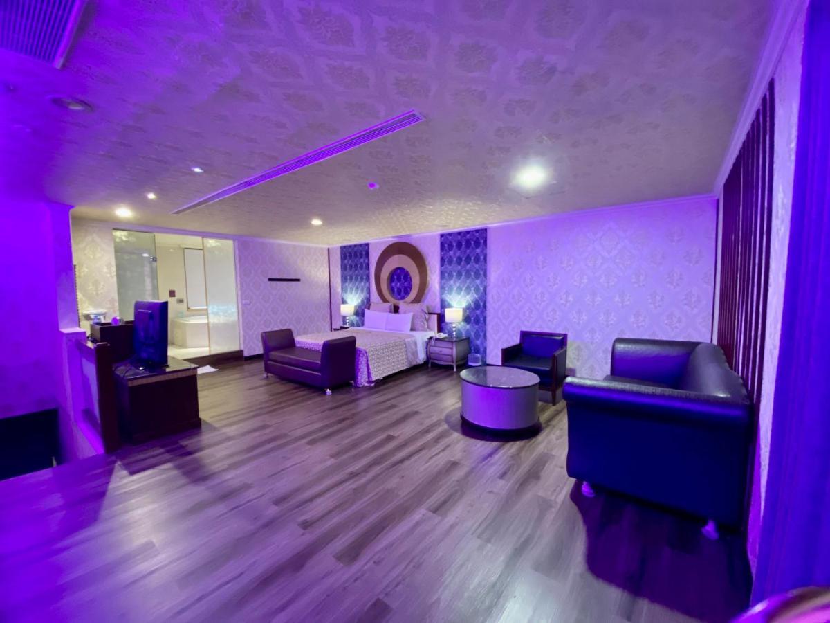 Huang Xing Motel Pingtung Dış mekan fotoğraf