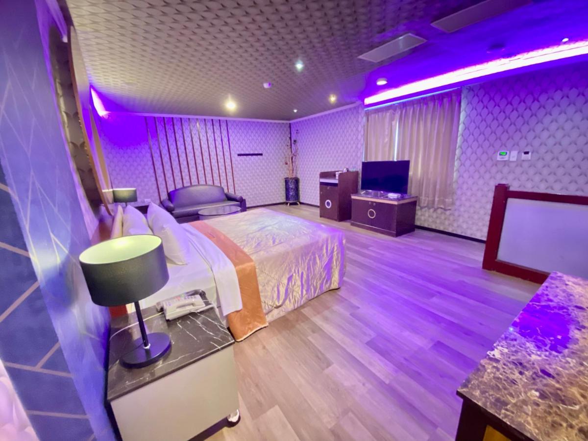 Huang Xing Motel Pingtung Dış mekan fotoğraf