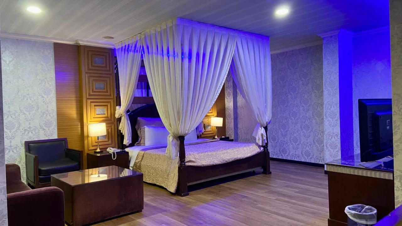 Huang Xing Motel Pingtung Dış mekan fotoğraf