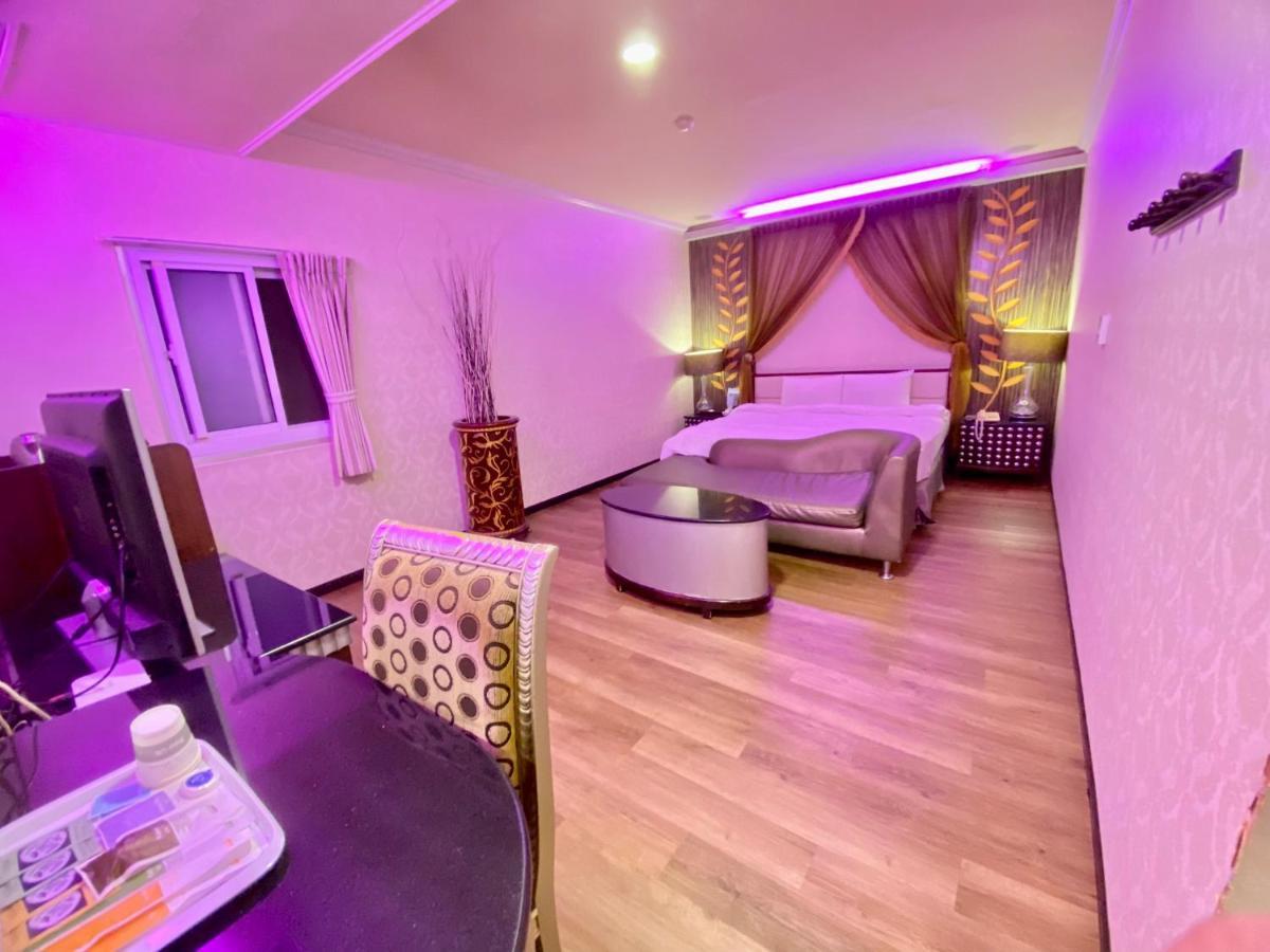 Huang Xing Motel Pingtung Dış mekan fotoğraf