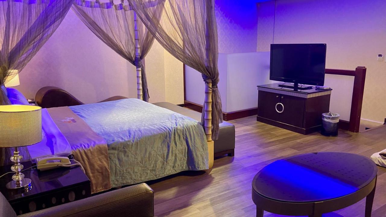 Huang Xing Motel Pingtung Dış mekan fotoğraf