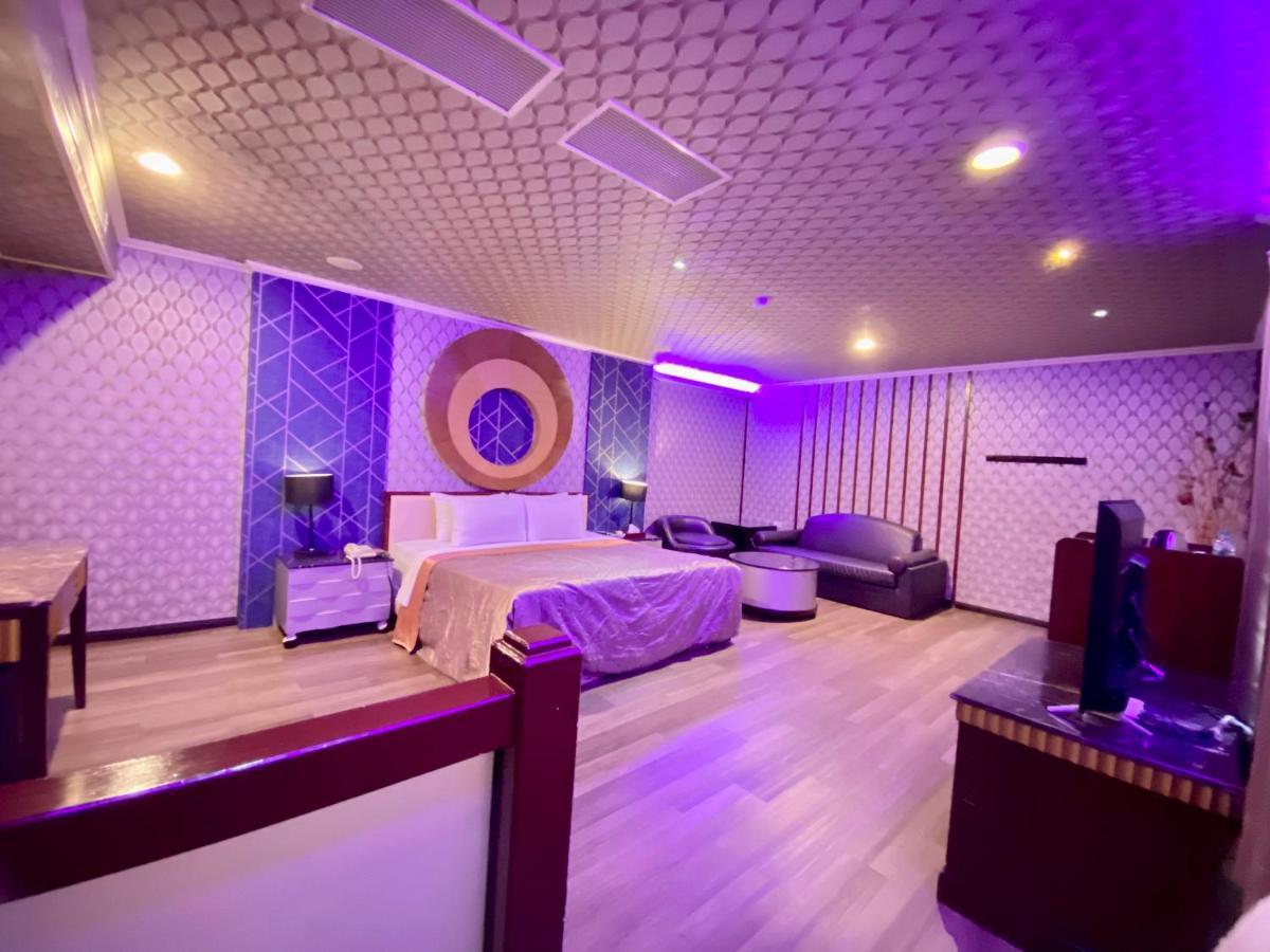 Huang Xing Motel Pingtung Dış mekan fotoğraf